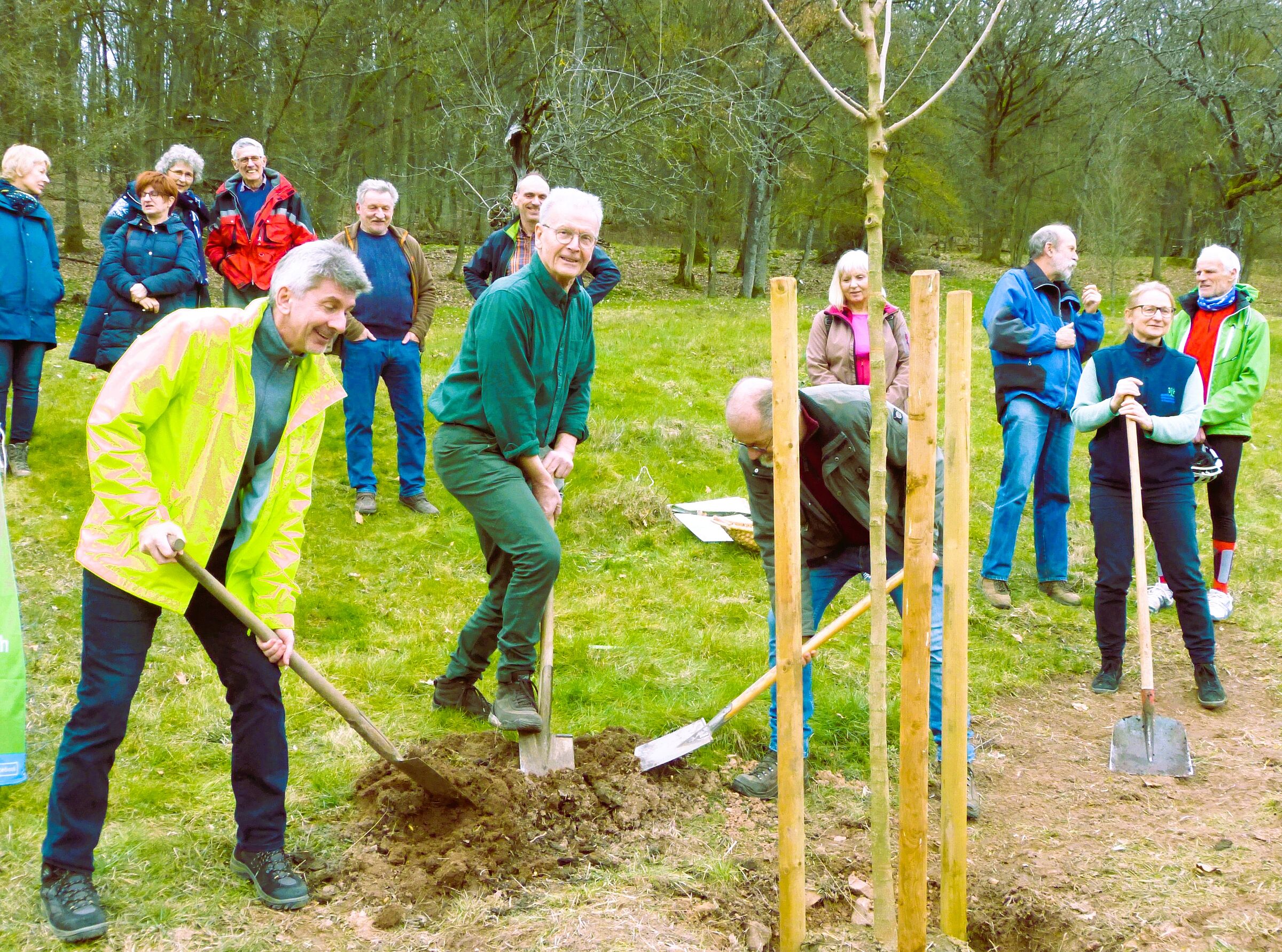 Baumpflanzung am 17.3.2023 anläßlich der Gründung der Kreisgruppe vor